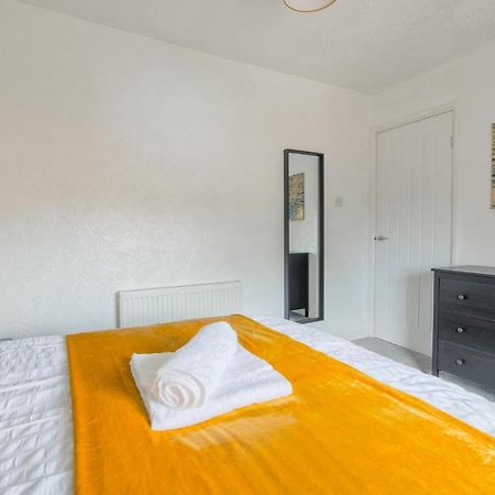 Rookwood House - Spacious Home With Free Parking - Short Stay Leeds Leeds  Exterior photo
